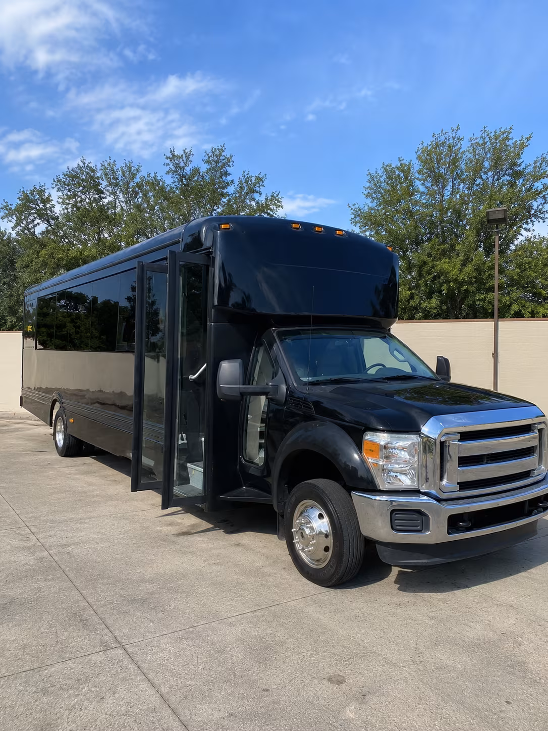 amarillo 20 passenger party bus